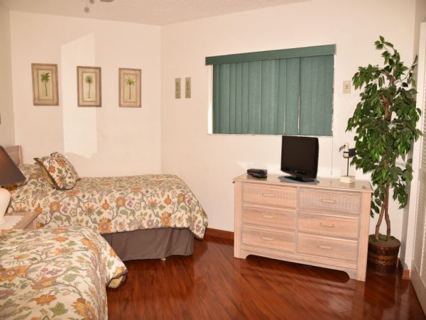BEACHFRONT 3 BEDROOM WITH AMAZING VIEWS!