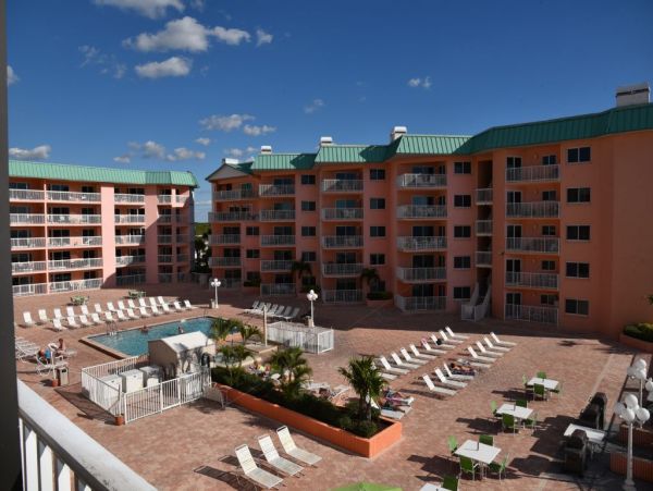 BEACHFRONT 3 BEDROOM WITH AMAZING VIEWS!