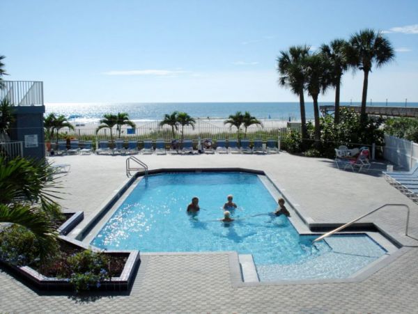 BEACHFRONT 3 BEDROOM WITH AMAZING VIEWS!