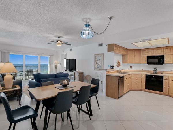 Indian Shores Vacation Rental - Florida Gulf Coast Beachfront Condo with Pool