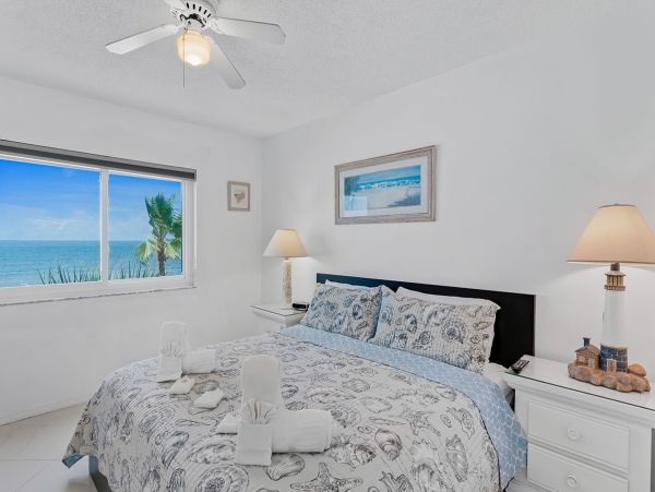 Indian Shores Vacation Rental - Florida Gulf Coast Beachfront Condo with Pool