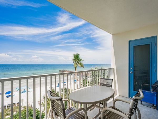 Indian Shores Vacation Rental - Florida Gulf Coast Beachfront Condo with Pool