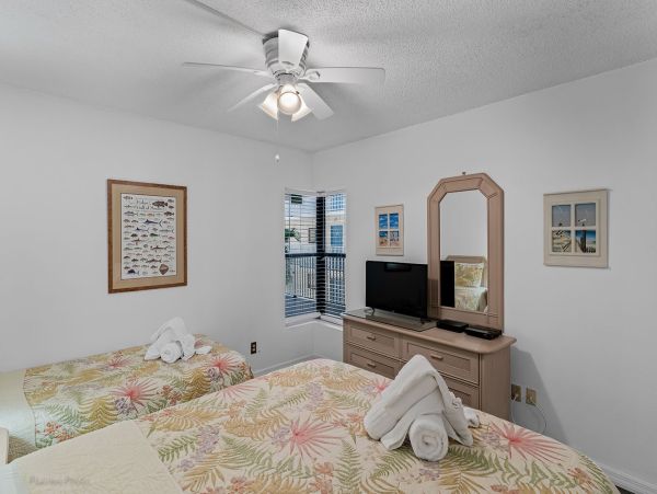 Indian Shores Vacation Rental - Florida Gulf Coast Beachfront Condo with Pool