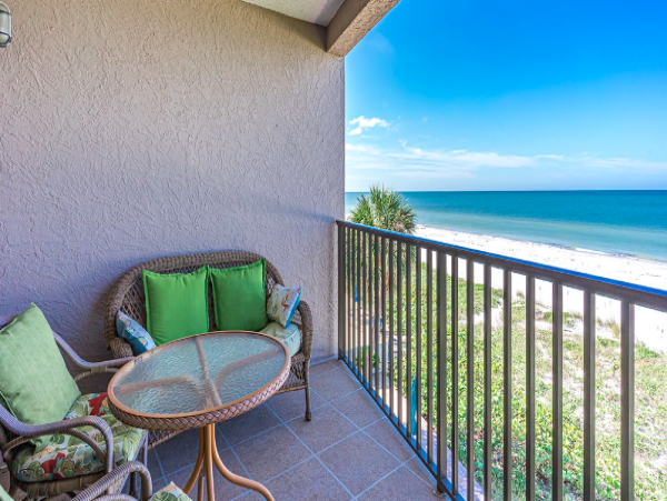 Belleair  Beach Two Bedroom Vacation Condo Sleeps 4 Guests