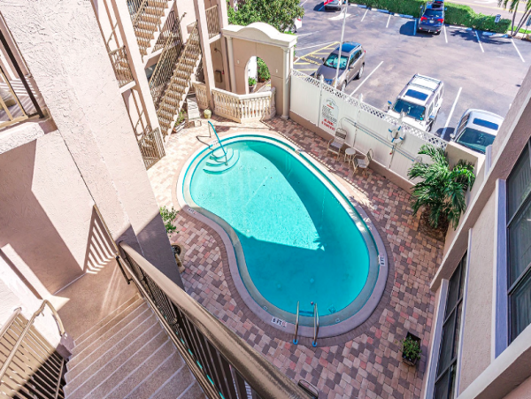 Belleair  Beach Two Bedroom Vacation Condo Sleeps 4 Guests