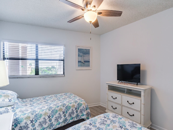 Belleair  Beach Two Bedroom Vacation Condo Sleeps 4 Guests
