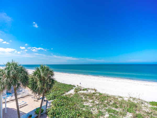 Belleair  Beach Two Bedroom Vacation Condo Sleeps 4 Guests
