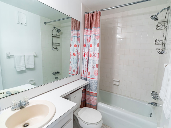 Belleair  Beach Two Bedroom Vacation Condo Sleeps 4 Guests