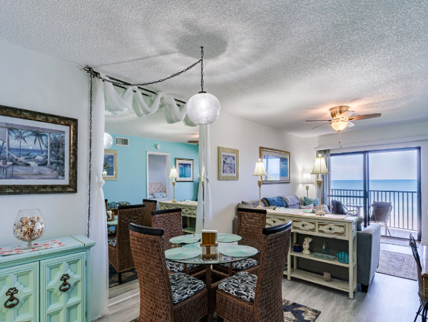 Belleair  Beach Two Bedroom Vacation Condo Sleeps 4 Guests