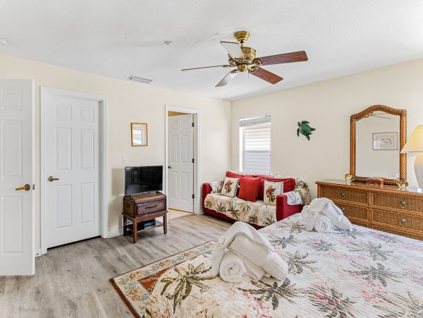 Indian Shores Intracoastal Waterway View 2 Bedroom Condo Short Walk To Beach