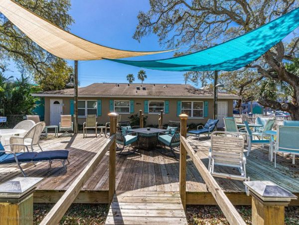 Indian Rocks Vacation Condo Two Bedroom Walk to Beach