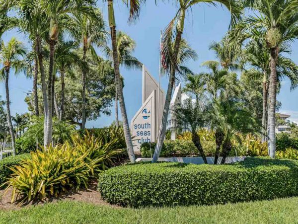 Contemporary Tigertail Beach Condo with full view