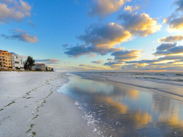 Indian Shores Two Bedroom Condo Sleeps Five Guests