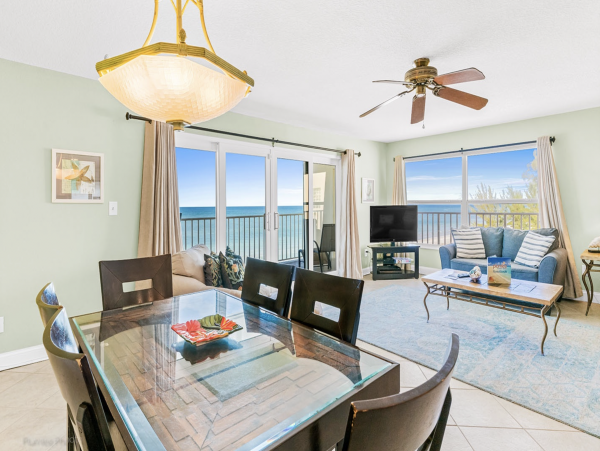 Penthouse Stunning End Unit Full Views of the Beach/Gulf