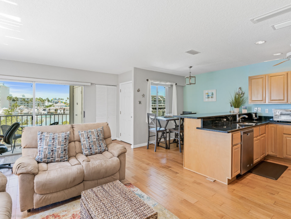 Largo Beauty Waterview Condo NEW ARRIVAL Call Today.