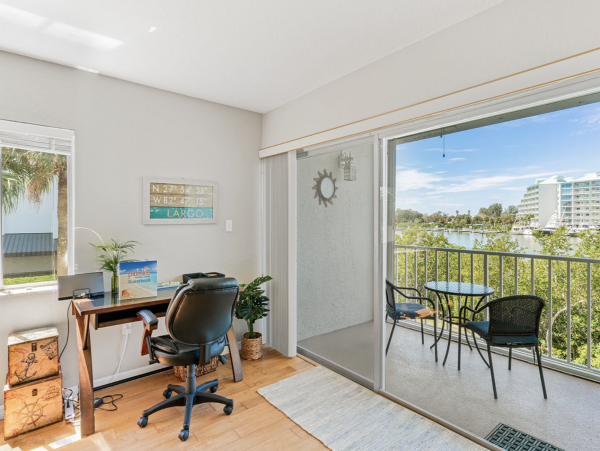 Largo Beauty Waterview Condo NEW ARRIVAL Call Today.
