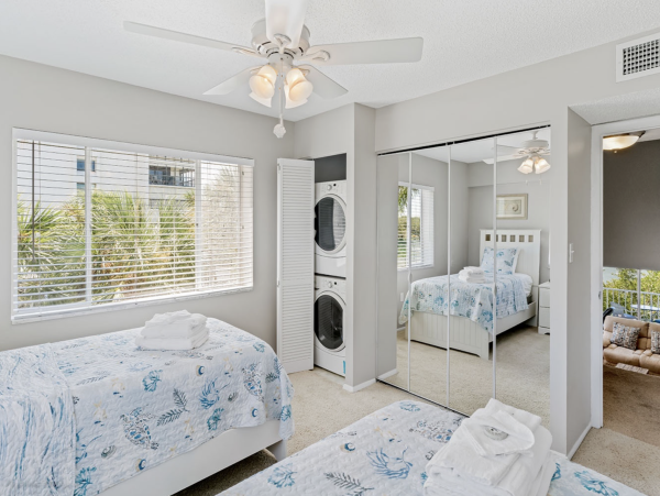 Largo Beauty Waterview Condo NEW ARRIVAL Call Today.