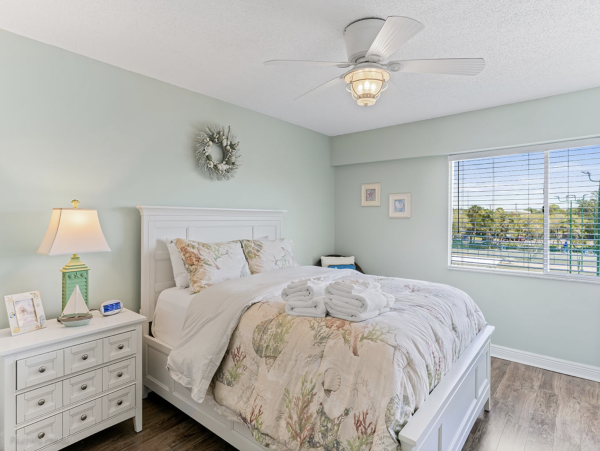 Largo Beauty Waterview Condo NEW ARRIVAL Call Today.