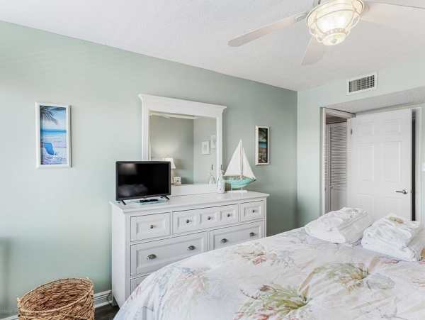 Largo Beauty Waterview Condo NEW ARRIVAL Call Today.