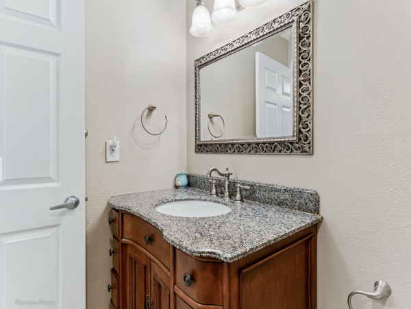 Largo Beauty Waterview Condo NEW ARRIVAL Call Today.