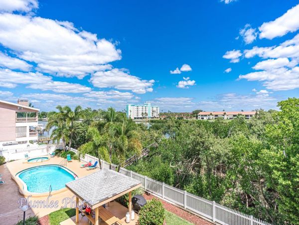 Indian Rocks Two Bedroom Vacation Condo Walk To Beach