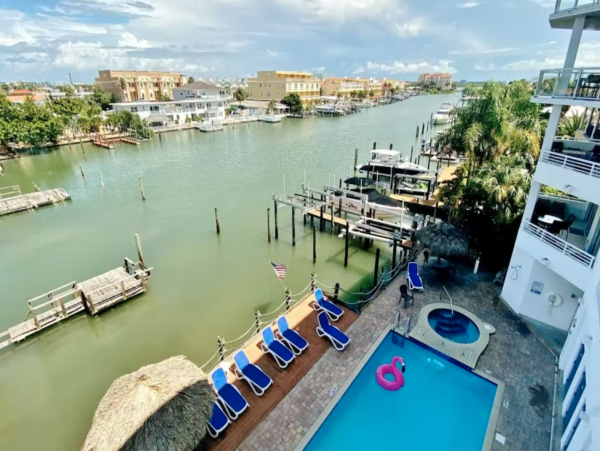 South of the Causeway on the Intercoastal deluxe unit