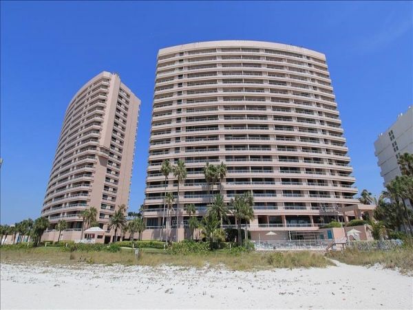 Luxury Beachfront Condo - Clearwater Vacation Rental Pool & Ocean Views