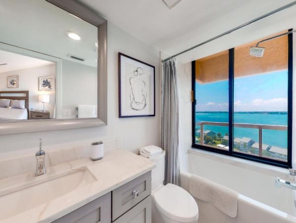 Luxury Beachfront Condo - Clearwater Vacation Rental Pool & Ocean Views