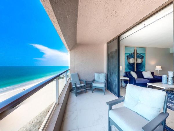 Luxury Beachfront Condo - Clearwater Vacation Rental Pool & Ocean Views