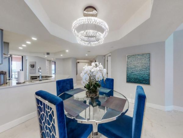 Luxury Beachfront Condo - Clearwater Vacation Rental Pool & Ocean Views