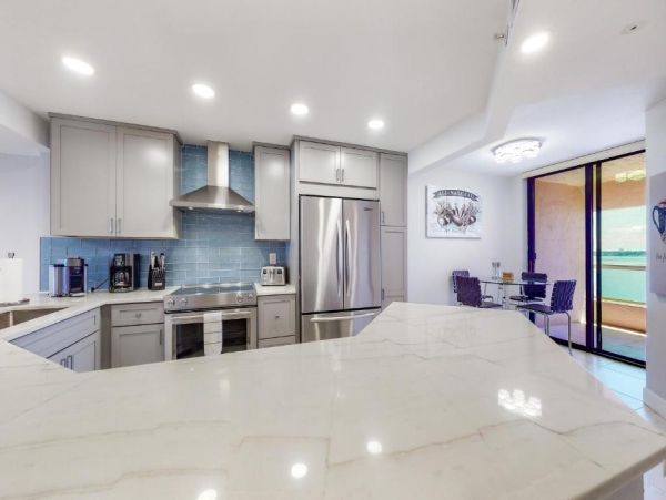 Luxury Beachfront Condo - Clearwater Vacation Rental Pool & Ocean Views