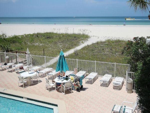 Luxury Beachfront Condo - Clearwater Vacation Rental Pool & Ocean Views