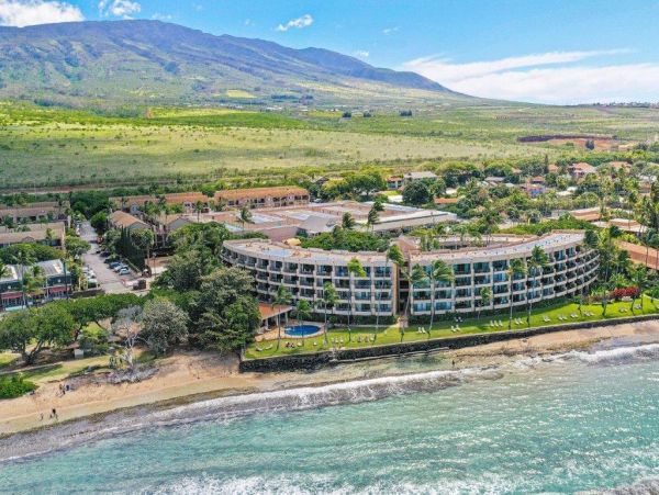 Lahaina Two Bedroom Beachfront Vacation Condo