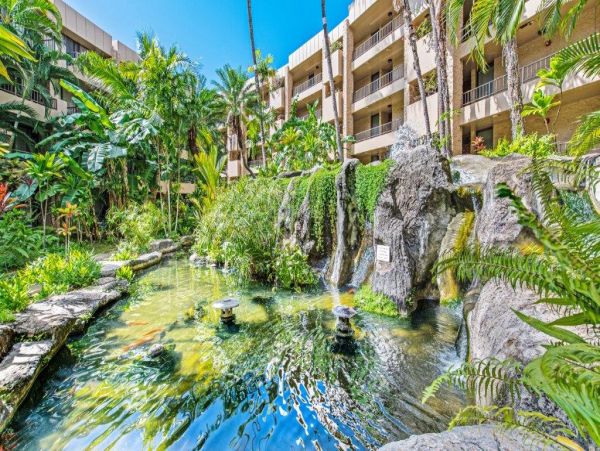 Lahaina Two Bedroom Beachfront Vacation Condo