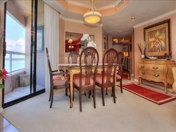 VIEWS EVERYWHERE 3 BEDROOM CLEARWATER BEACHFRONT CONDO
