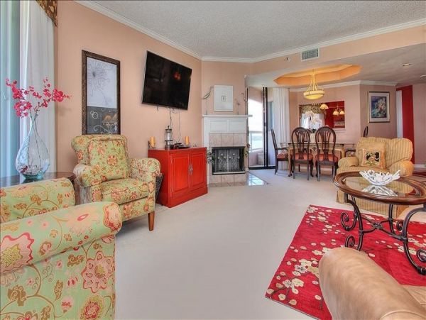VIEWS EVERYWHERE 3 BEDROOM CLEARWATER BEACHFRONT CONDO