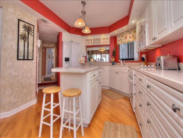VIEWS EVERYWHERE 3 BEDROOM CLEARWATER BEACHFRONT CONDO