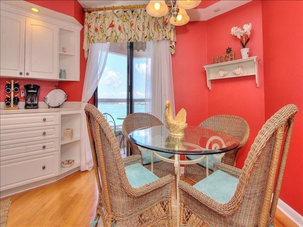VIEWS EVERYWHERE 3 BEDROOM CLEARWATER BEACHFRONT CONDO
