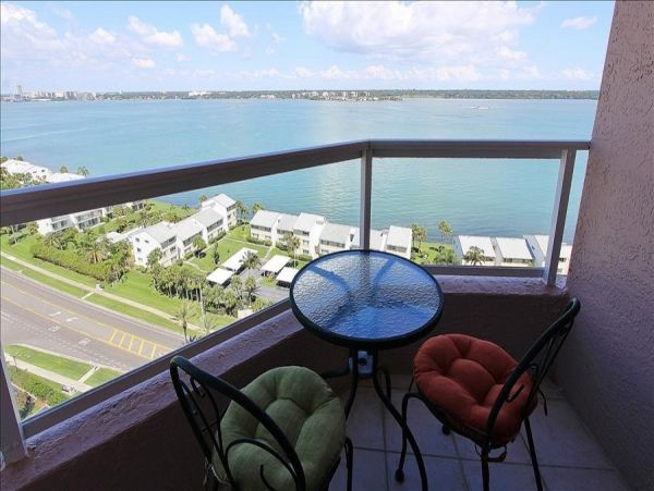 VIEWS EVERYWHERE 3 BEDROOM CLEARWATER BEACHFRONT CONDO
