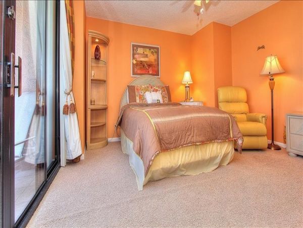 VIEWS EVERYWHERE 3 BEDROOM CLEARWATER BEACHFRONT CONDO