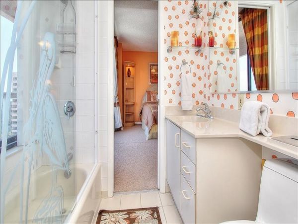 VIEWS EVERYWHERE 3 BEDROOM CLEARWATER BEACHFRONT CONDO