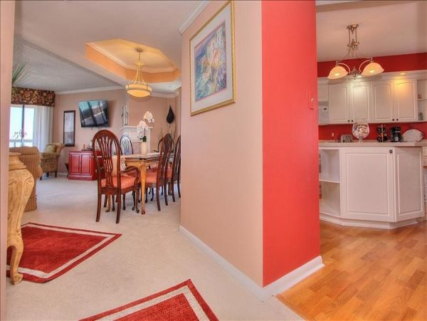 VIEWS EVERYWHERE 3 BEDROOM CLEARWATER BEACHFRONT CONDO