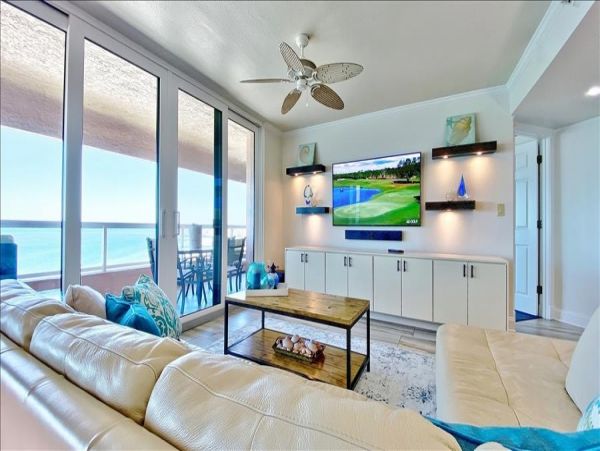 Luxury Penthouse with Sweeping Views and Balcony