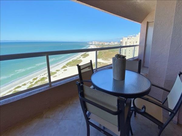 Luxury Penthouse with Sweeping Views and Balcony