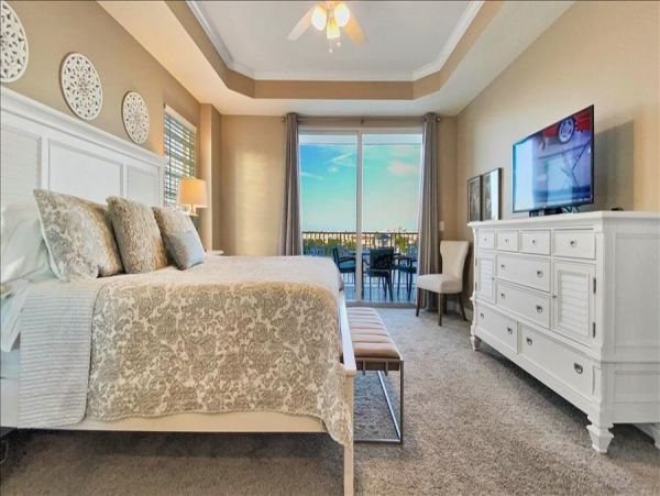 Three Bedroom Walk to Beach Vacation Condo in Clearwater