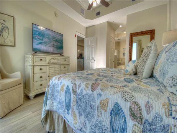3 Bedroom -3 Bathroom Condo with Water Views short walk to restaurants and beach