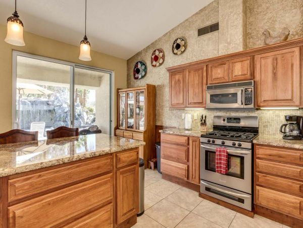 Palm Desert Home 983926