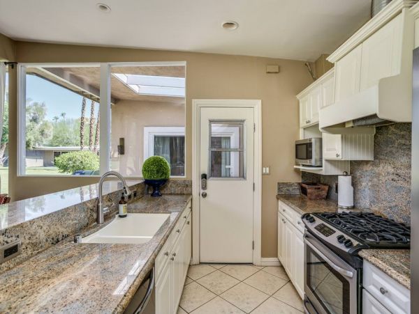 Palm Desert Home 983930