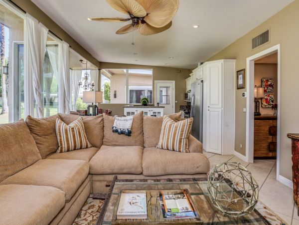 Palm Desert Home 983930