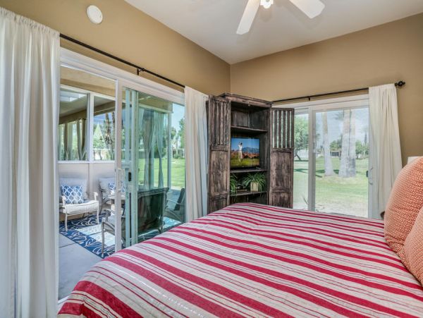 Palm Desert Home 983930